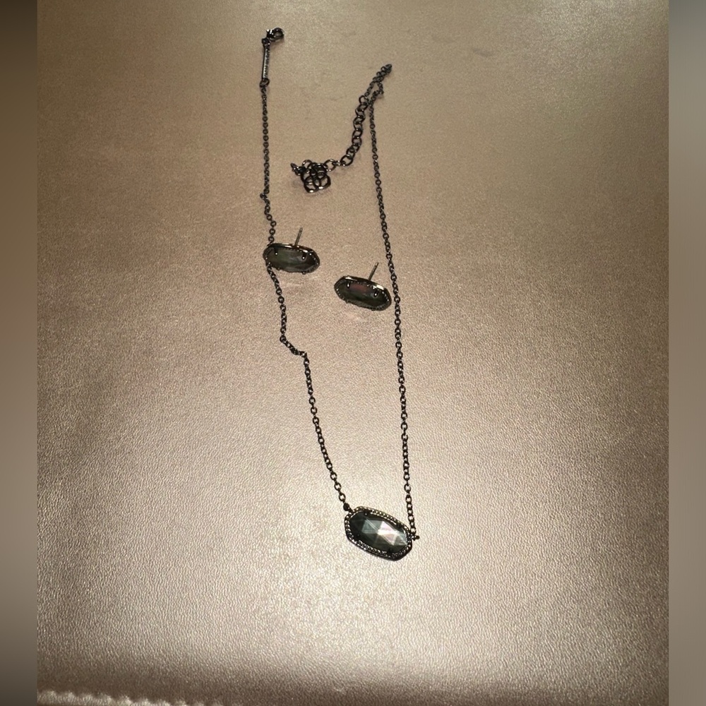 Kendra Scott Necklace & Earrings Set